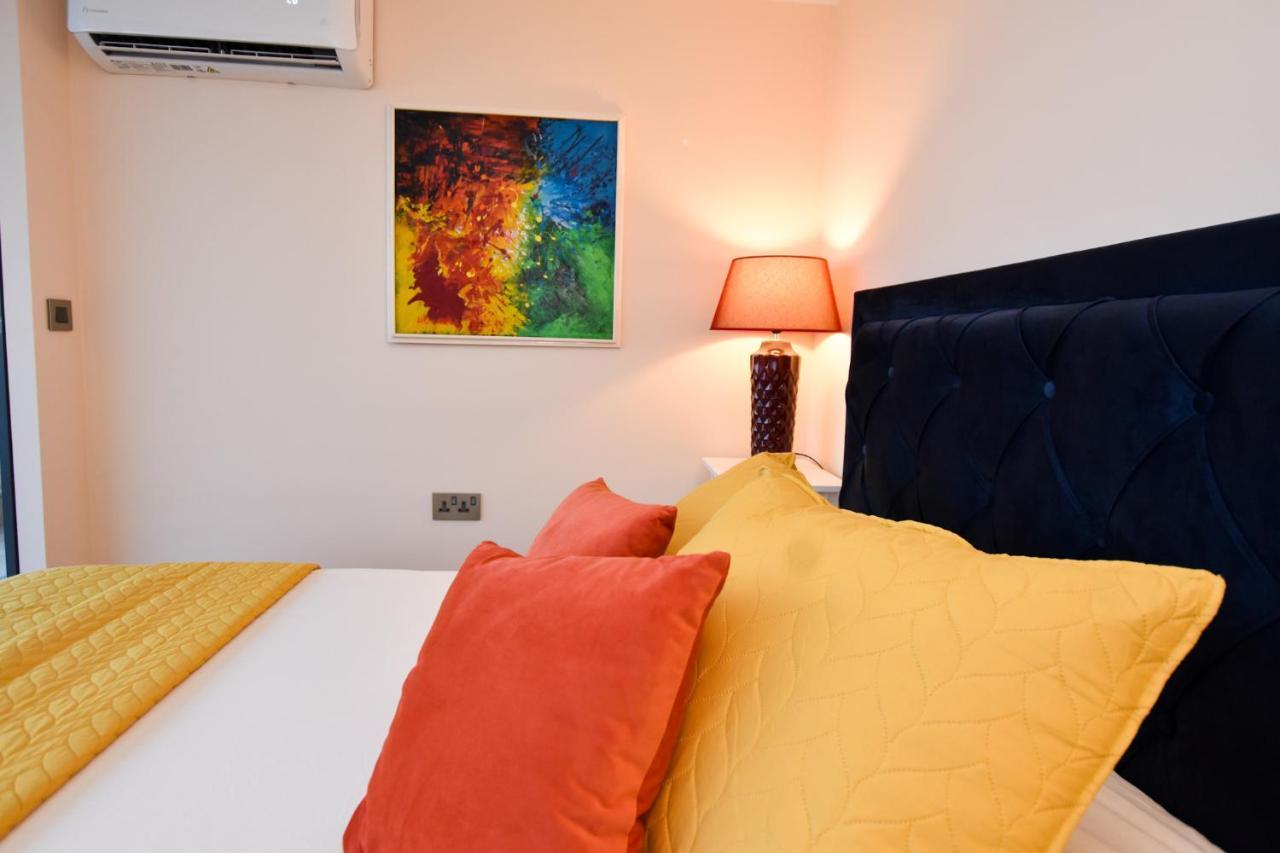 Unique Seafront Triplex Penthouse With Panoramic Bedroom & Rooftop Jacuzzi Overlooking Valletta Sliema Kültér fotó